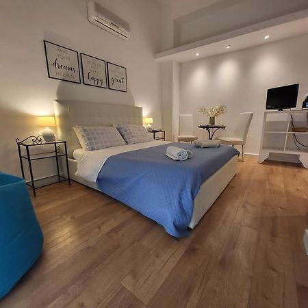 Bed and Breakfast Living Кальярі Екстер'єр фото