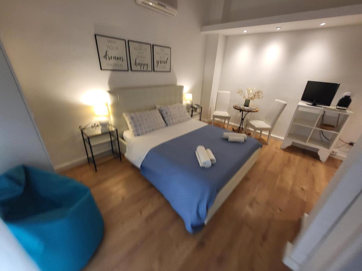 Bed and Breakfast Living Кальярі Екстер'єр фото