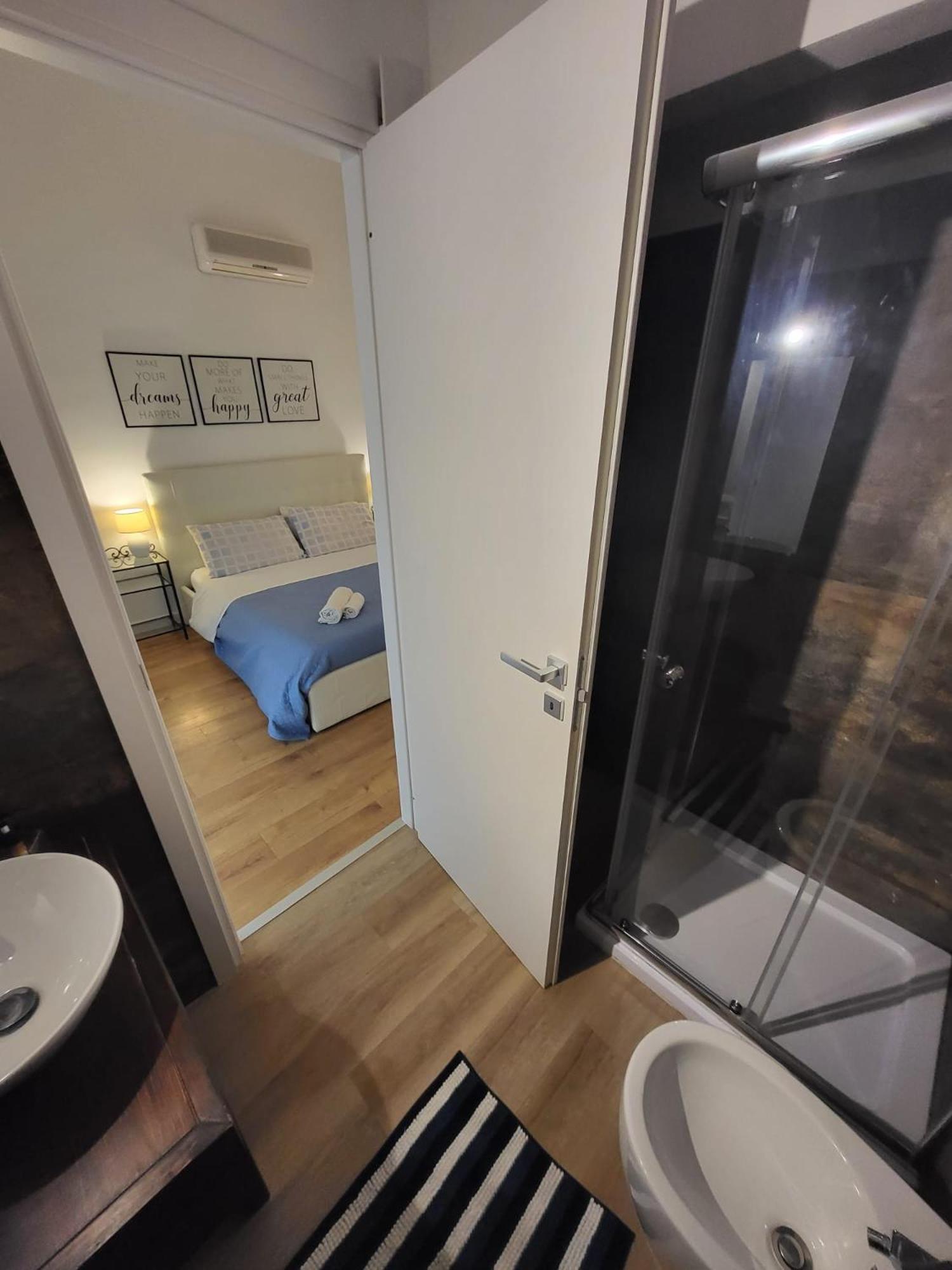 Bed and Breakfast Living Кальярі Екстер'єр фото
